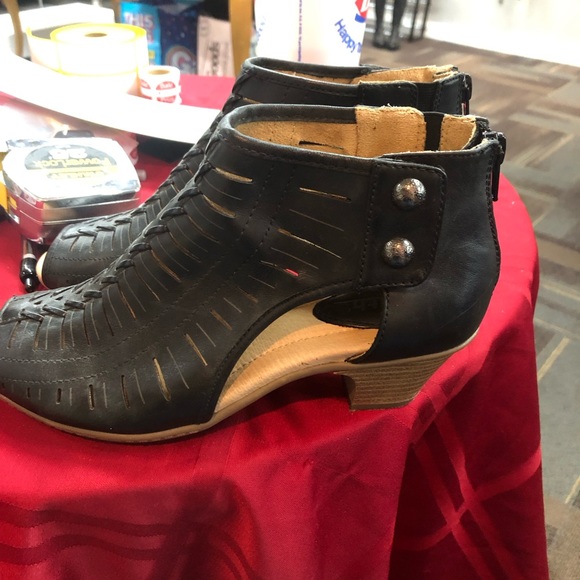 Earth Black Cutout Ankle Booties - Picture 5 of 9